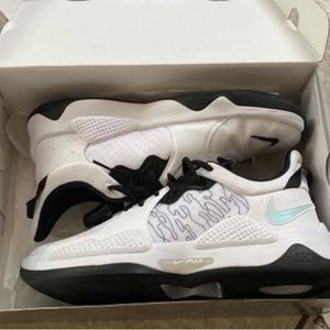 Nike PG 5 Basketball Sneakers